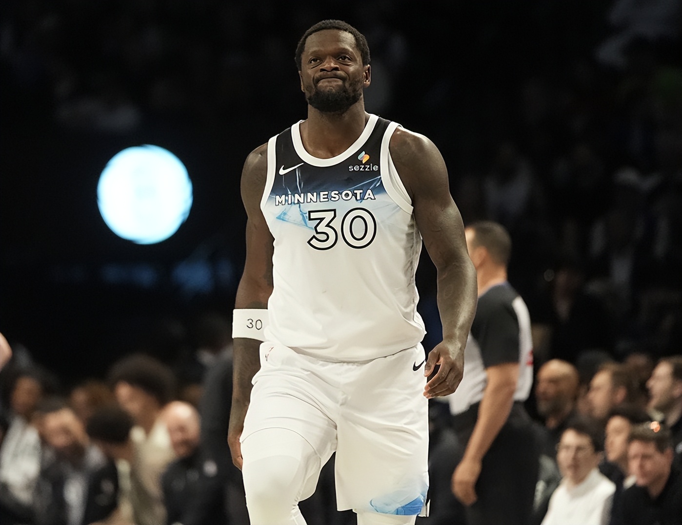 赛地聚焦：法甲转会期热度飙升，俄克拉荷马雷霆主帅复盘，更衣室稳定，细节决定成败